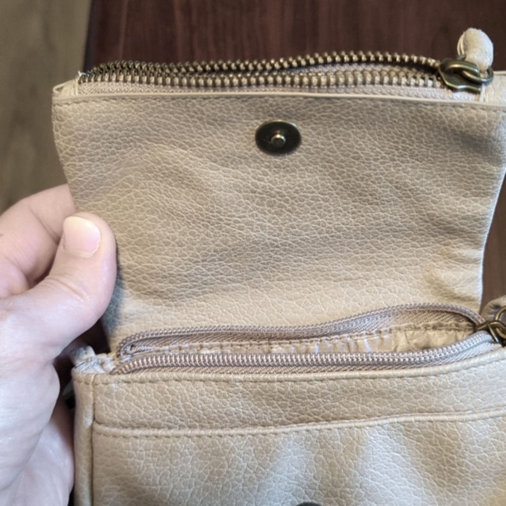 Mossimo Crossbody Bag - Picture 5 of 5